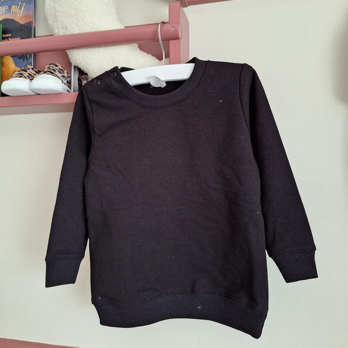 Sweater zwart  met personalisering