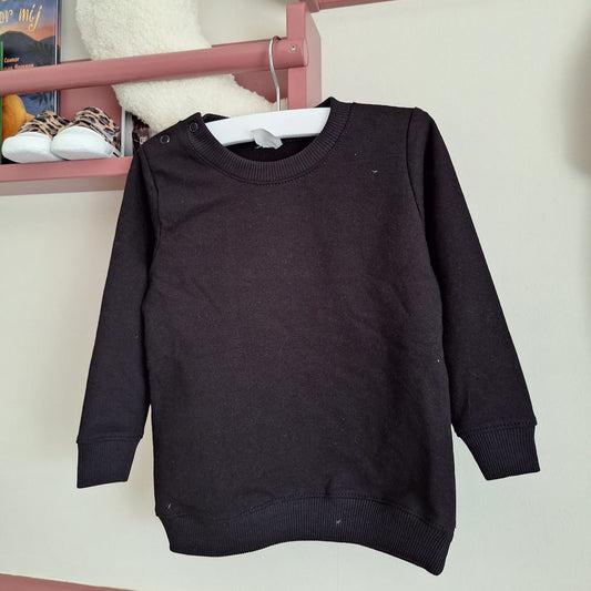 Sweater zwart  met personalisering
