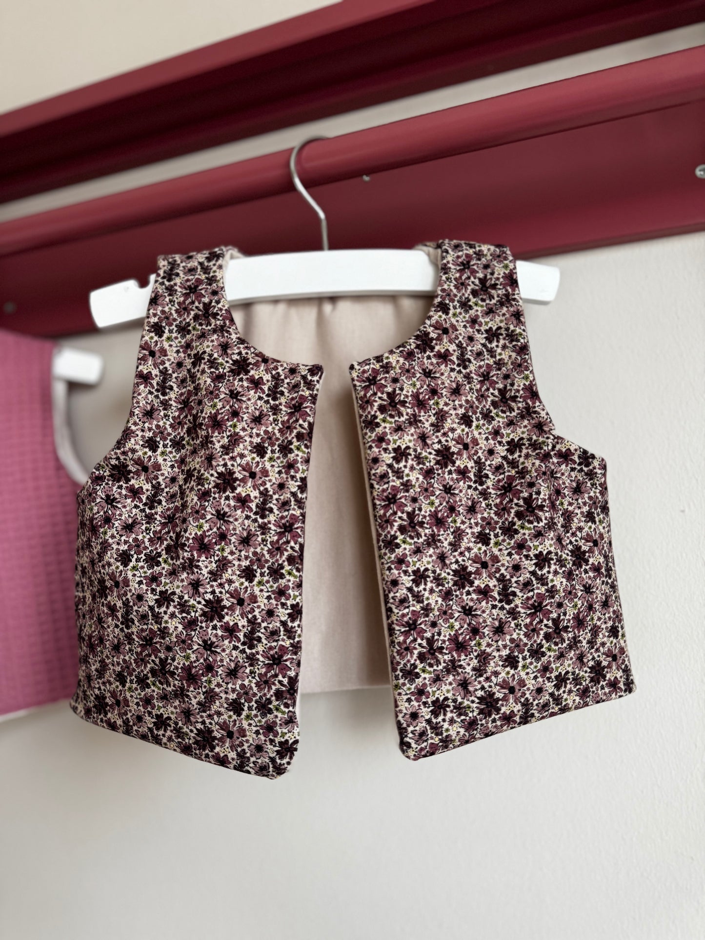 Kindergilet beige/paars